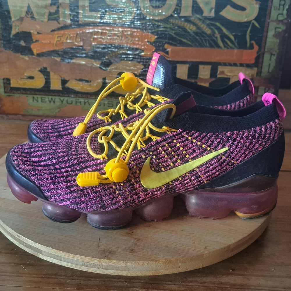 Nike Air VaporMax Flyknit 3 Running Shoes Sneakers Womens 9.5 Hot Pink AJ6910